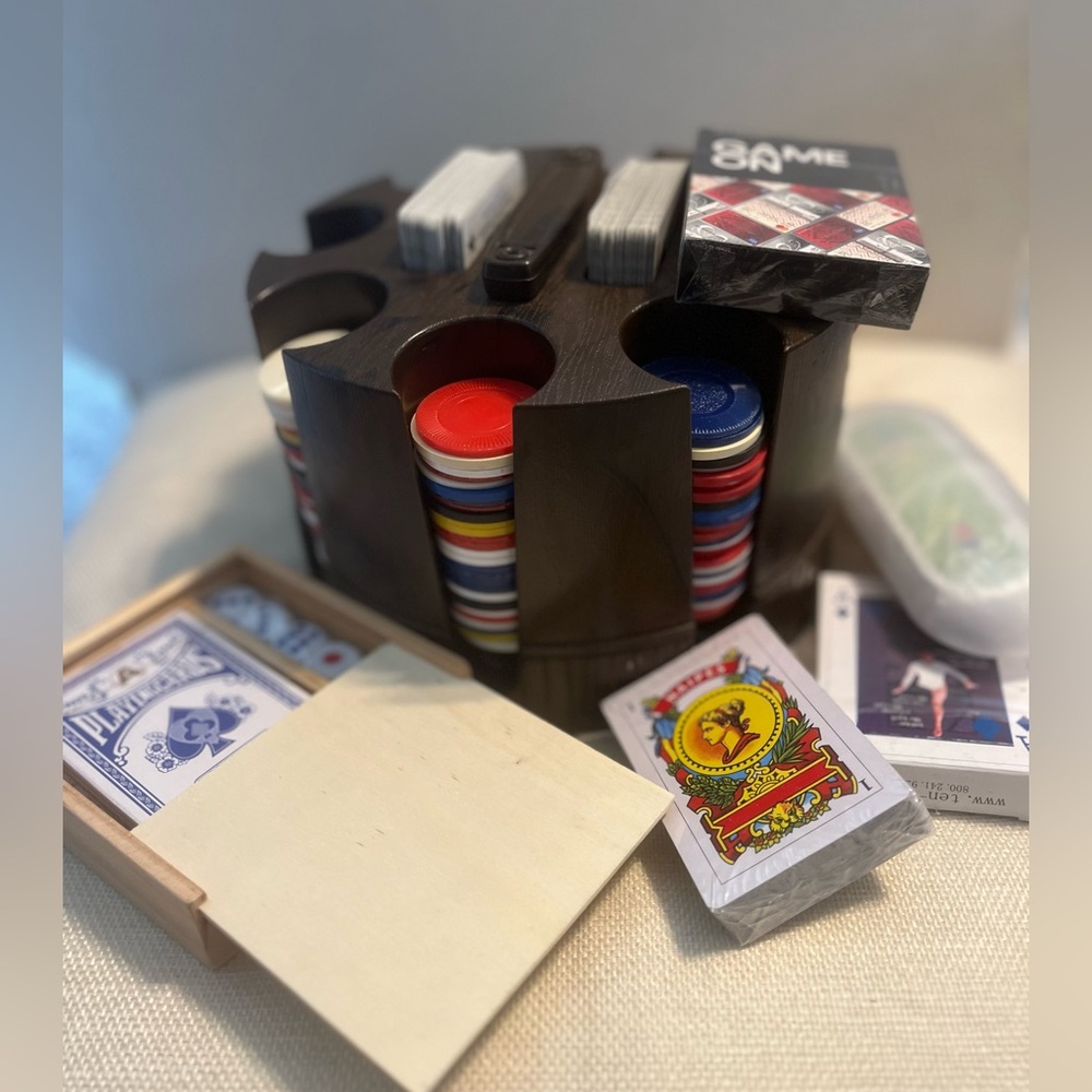 BUNDLE Poker Cards - Ships with holder - Naipes - Bundle